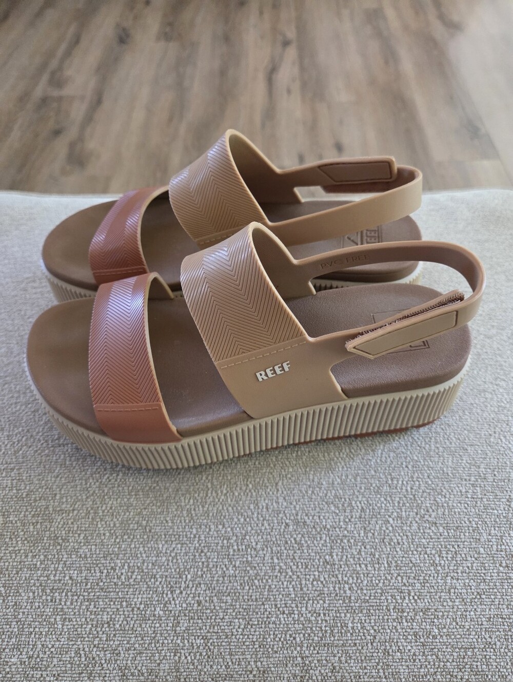Reef Water Vista Higher Womens Sz 7 Sandal Tan Platform Casual 2 Strap
